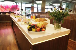 Petit déjeuner buffet compris tous les jours