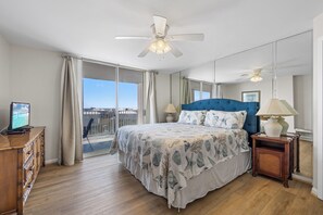 家庭公寓客房, 3 間臥室, 陽台, 海濱 | 獨特裝潢、布置獨特、熨斗/熨衣板、免費無線上網
