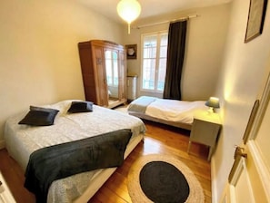 2 chambres, fer et planche à repasser, lit parapluie, Wi-Fi gratuit
