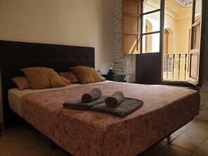 1 camera, ferro/asse da stiro, Wi-Fi, lenzuola