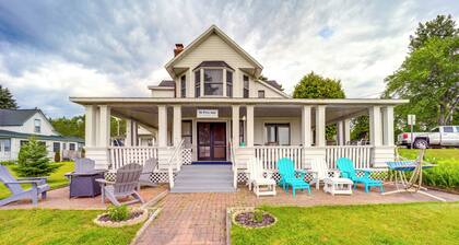 Waterfront Alanson Cottage w/ Dock & Lake Access!
