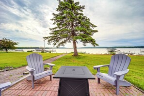 Cottage (5 Bedrooms) | Interior - Waterfront Alanson Cottage w/ Dock & Lake Access! (Alanson)