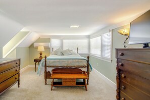 House (4 Bedrooms) | Interior - Waterfront Cambridge Home: Pool & Dock! (Cambridge)