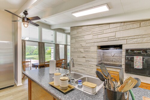 Expansive Florence Home ~ 6 Mi to Downtown!