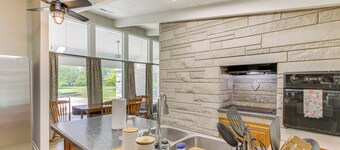 Expansive Florence Home ~ 6 Mi to Downtown!