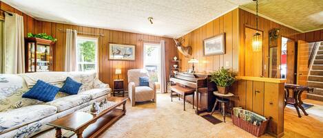 House (4 Bedrooms) | Interior