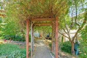 House (2 Bedrooms) | Interior - Kelseyville Home w/ Deck & Clear Lake Views! (Kelseyville)