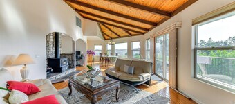 Kelseyville Home w/ Deck & Clear Lake Views!