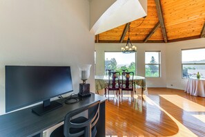 House (2 Bedrooms) | Interior - Kelseyville Home w/ Deck & Clear Lake Views! (Kelseyville)