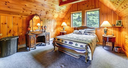 Secluded Oxford Cabin on 75 Acres: Sunset Views!