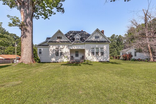 Jackson Family Home ~ 5 Mi to Downtown!