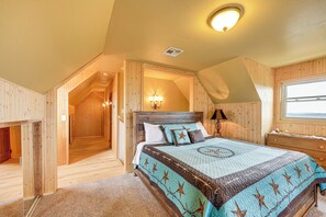 House (1 Bedroom) | Interior - Scenic Leakey Vacation Rental w/ Private Patio! (Leakey)