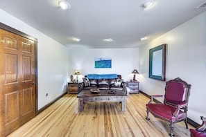 House (1 Bedroom) | Interior