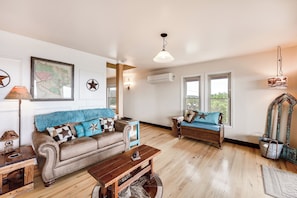 House (1 Bedroom) | Interior