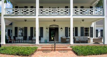 On 7 Acres! Riverfront Estate w/ Views in Denton