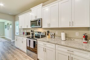 House (4 Bedrooms) | Interior - Single-story Navarre Home ~ 8 Mi to Navarre Beach (Navarre)