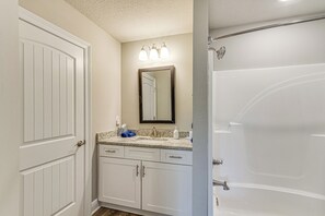 House (4 Bedrooms) | Interior - Single-story Navarre Home ~ 8 Mi to Navarre Beach (Navarre)