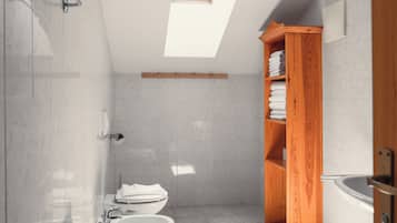 Apartment, Balcony | Bathroom | Shower, towels, soap, shampoo