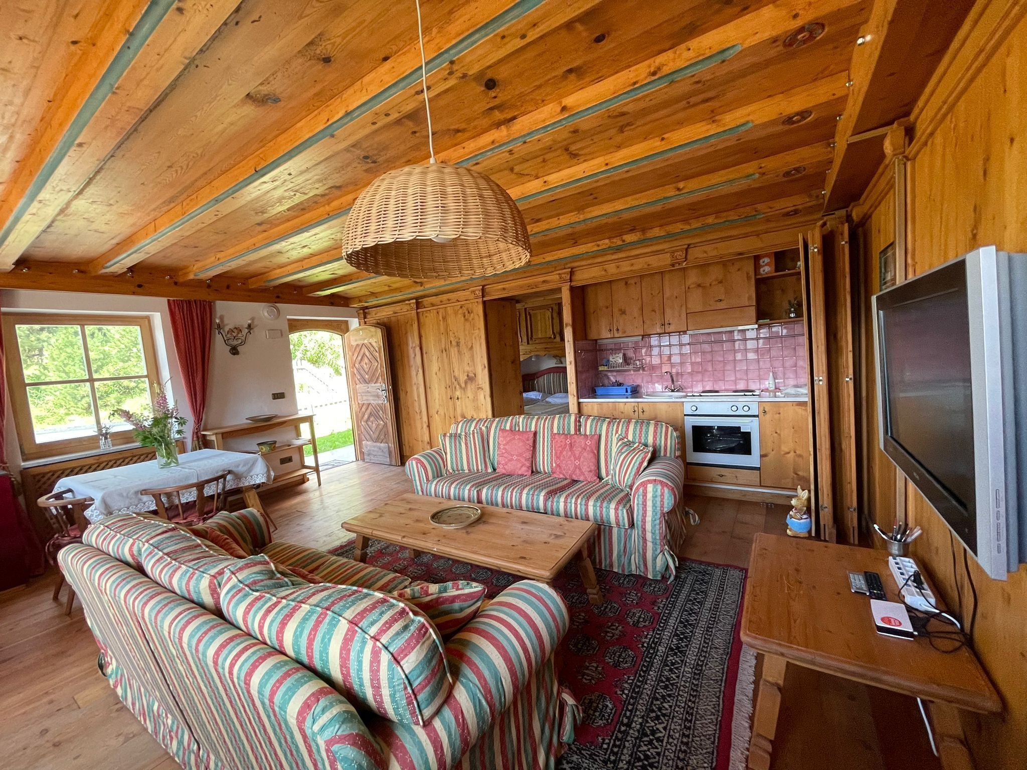 Apartment, Balkon, Bergblick | Wohnbereich