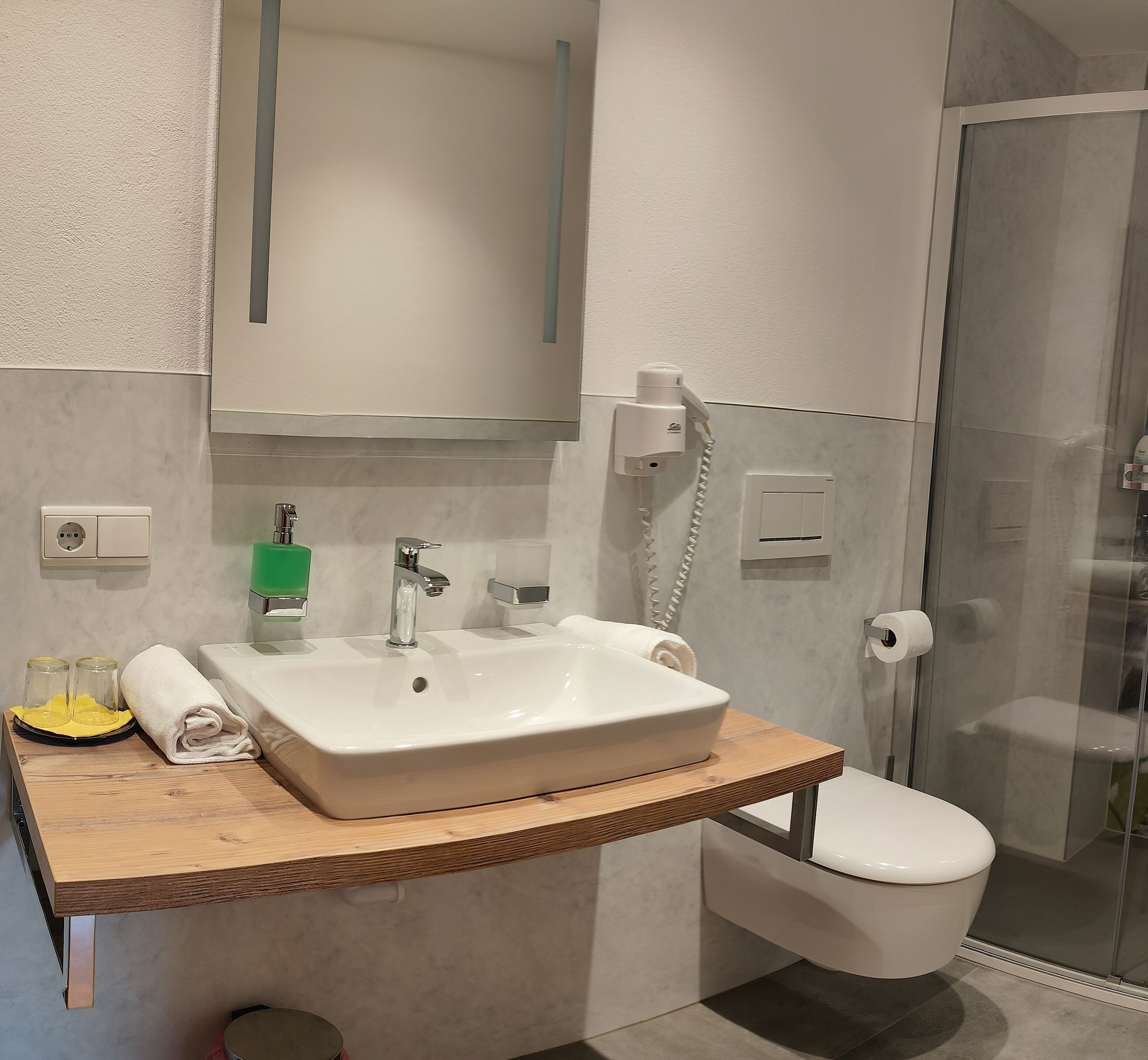 Apartment, Balcony, Mountain View | Bathroom | Shower, towels, soap, shampoo