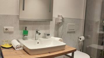 Apartment, Balcony, Mountain View | Bathroom | Shower, towels, soap, shampoo