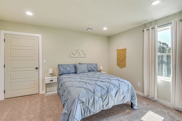 House (2 Bedrooms) | Interior - Indoor Recreation Room at Skiatook Vacation Rental (Skiatook)