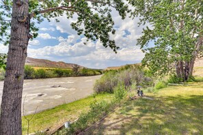 Interior - Dubois Riverfront Lodge w/ On-site Fishing & Views (Dubois)