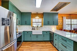 House (2 Bedrooms) | Interior