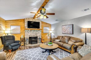 House (2 Bedrooms) | Interior