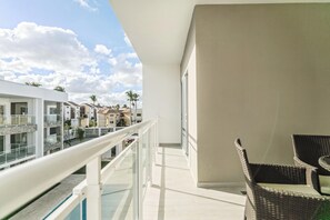 Property grounds - Paseo Del Mar B3ALO_200Mbps_Pool_Walk to Beach & Dining! (Bavaro-Punta Cana)