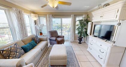 Poolside Villas 308 - 2 BR close to Jetties and Beach