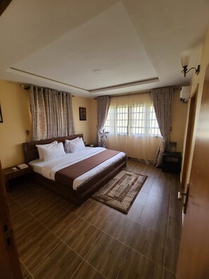 Deluxe Apartment - Modupeore Apartments (Ibadan)