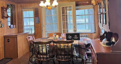 West Branch, Clear Lake, Charming Cottage, ORV and Snowmobile trails.