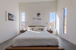 3 bedrooms, iron/ironing board, travel crib, WiFi