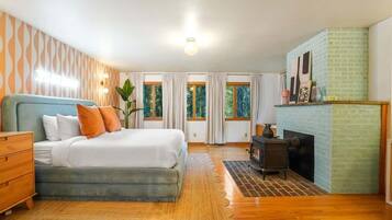 3 bedrooms, WiFi (free), bed sheets