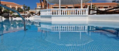 Outdoor pool, a heated pool