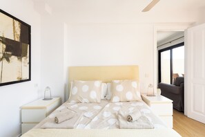 2 makuuhuonetta, silitysrauta/-lauta, vauvan matkasänky, ilmainen Wi-Fi