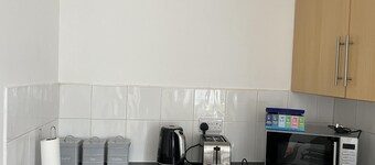 Hive Stays, Sleeps 3, Free Parking, Wifi, Smart Tv