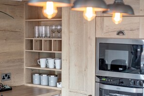 Fridge, microwave, oven, coffee/tea maker