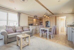 Interior - Lodge No 1 | St Andrews Lodge Park (Strathkinness)