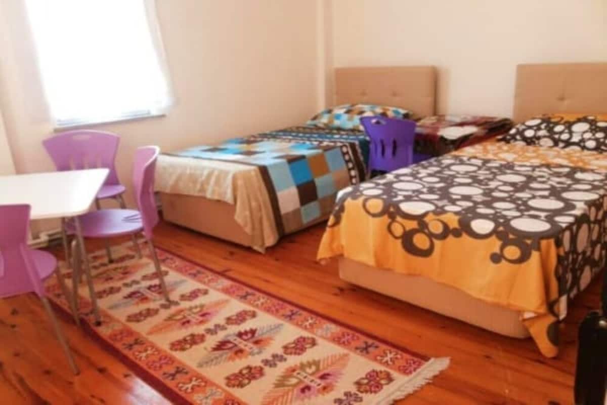 Shared Dormitory | Free WiFi