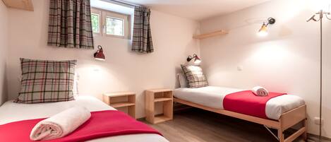 5 slaapkamers, een strijkplank/strijkijzer, gratis wifi, beddengoed