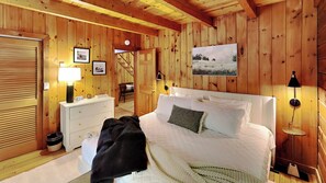 4 Schlafzimmer, Schreibtisch, Bügeleisen/Bügelbrett, kostenloses WLAN