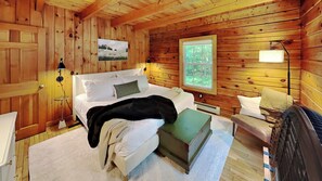 4 bedrooms, desk, iron/ironing board, free WiFi