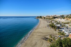 Beach - Paco Romo Summary:
A (Nerja)