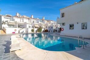 Pool - Edf Papillon Summary: (Nerja)