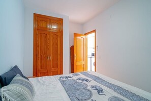 1 chambre, fer et planche Ă repasser, Wi-Fi, draps fournis