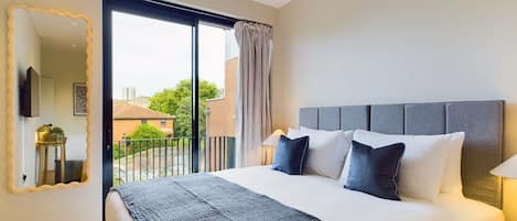 2 Schlafzimmer, Schreibtisch, Bügeleisen/Bügelbrett, Reisekinderbett