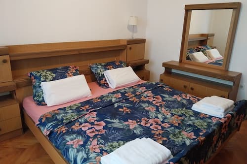 House (Holiday Home Marina - Two Bedroom Hol)
