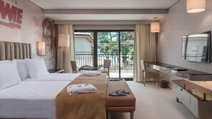 In-room safe, WiFi (free), bed sheets - Vila Galé Collection Sunset Cumbuco (Caucaia)